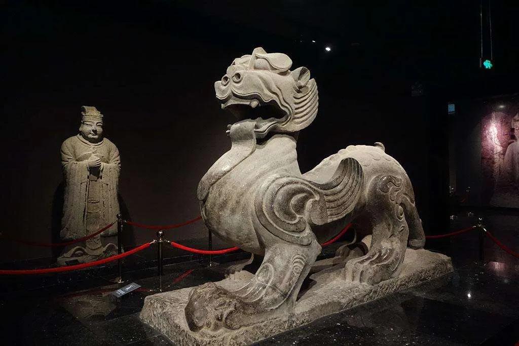 骨董店旧蔵 古和田玉細密彫 瑞獣貔貅 聚財 納福 風水