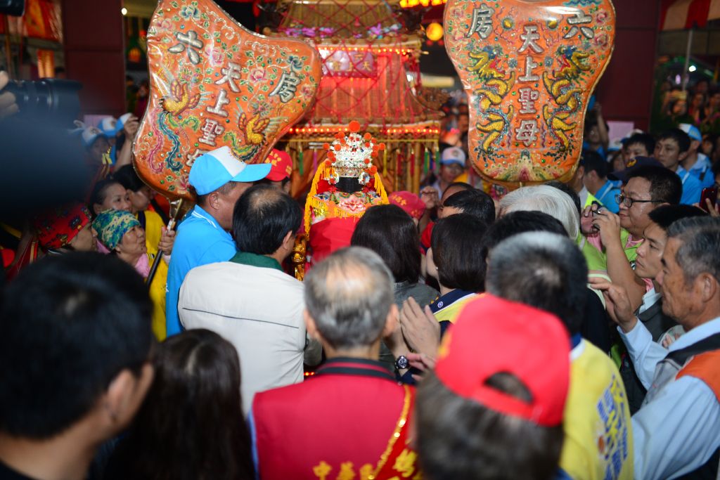 全台最大有神無廟媽祖慶典活動：六房媽過爐